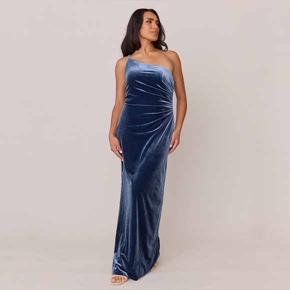 Revelry Dresses & Skirts - Revelry Jade Velvet Single Shoulder Dress in Blue Size 10